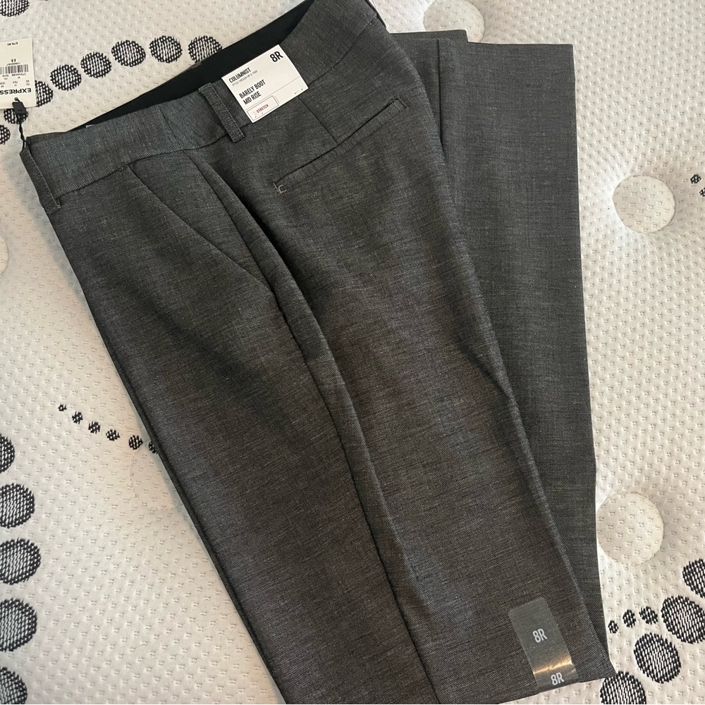 BNWT… Express columnist pant.. mid rise… barely boot in size 8R